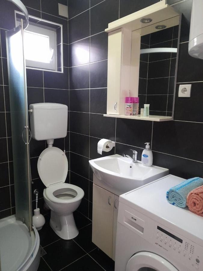 Family Apartmani Le Leskovac  Esterno foto