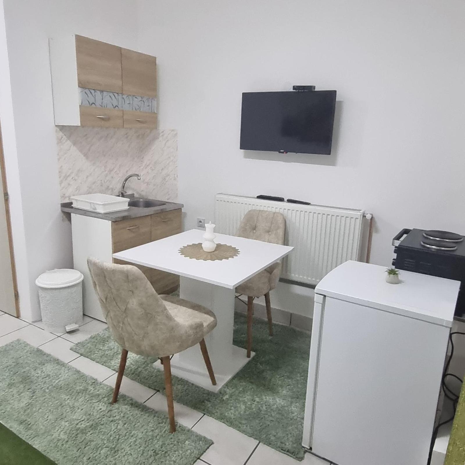 Family Apartmani Le Leskovac  Esterno foto